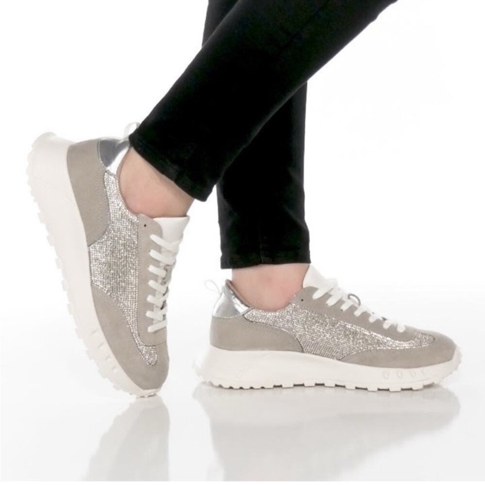 BLONDO Waterproof Silver and Gray Women's Sneakers Blondo, size 8M